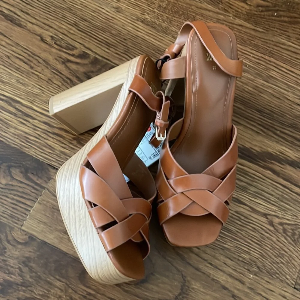 Zara women’s size 9 wood platform sandals - Picture 2 of 3
